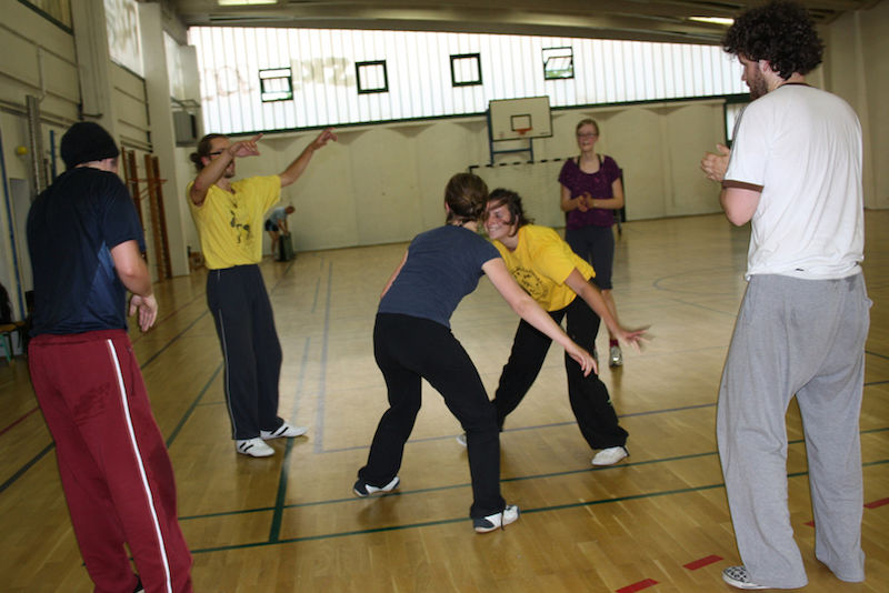 Zwei Capoeiristas im "roda".