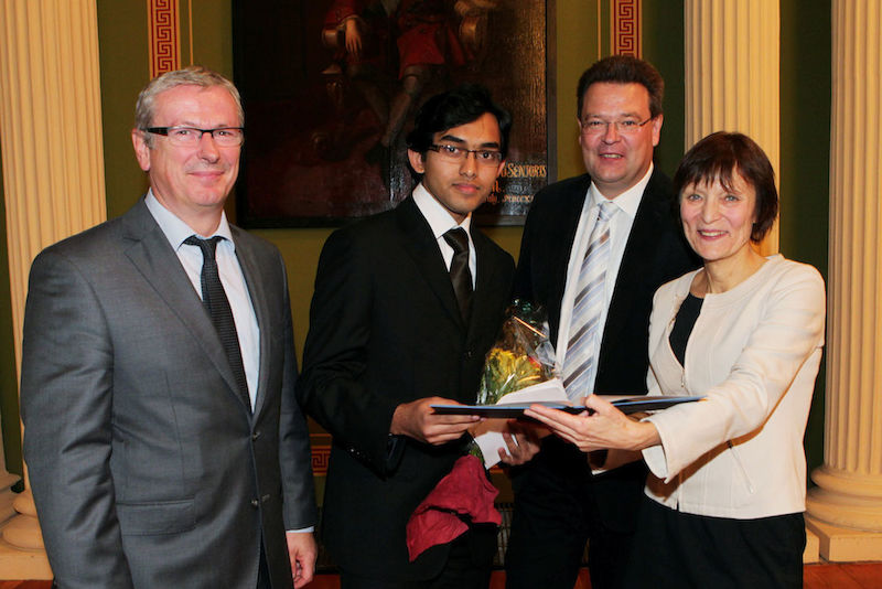 Minhaz Morshed aus Bangladesh erhielt bei der Auftaktveranstaltung der ersten Internationalen Woche der MLU den DAAD-Preis