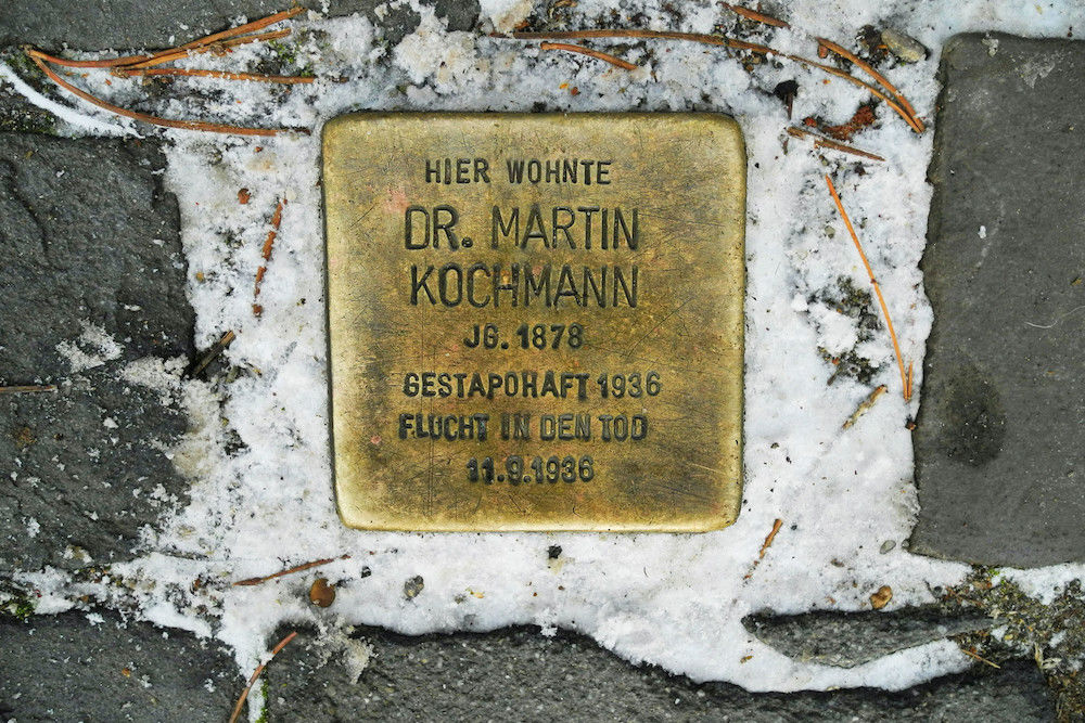 Professor Martin Kochman wohnte in der Friedensstraße im Giebichensteinviertel. Er war Direktor des Pharmakologischen Instituts der Uni Halle und wurde 1935 zwangsweise in den Ruhestand versetzt, weil er jüdischer Herkunft war.