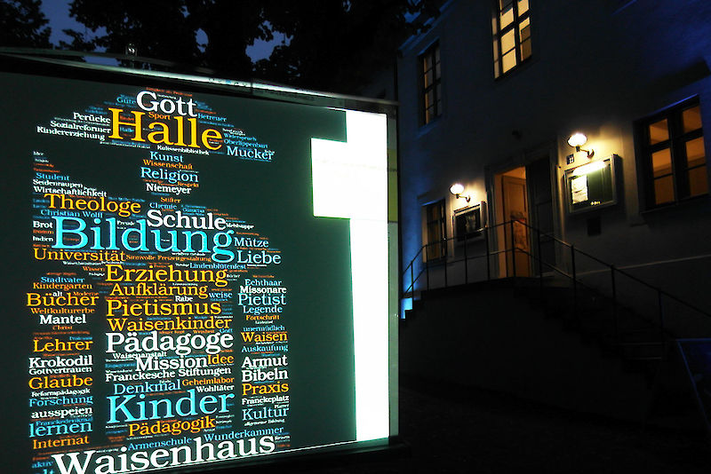 Was Besuchern der Langen Nacht 2013 zu Francke einfiel, verriet das interaktive Denkmal im Innenhof der Stiftungen.