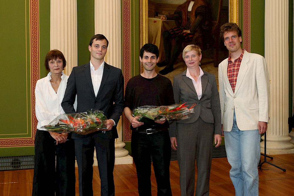 The two bioinformatics scientists Alexander Gabel and Hajk-Georg Drost were awarded MLU’s SKWP Research Prize (photo: Uni Halle)