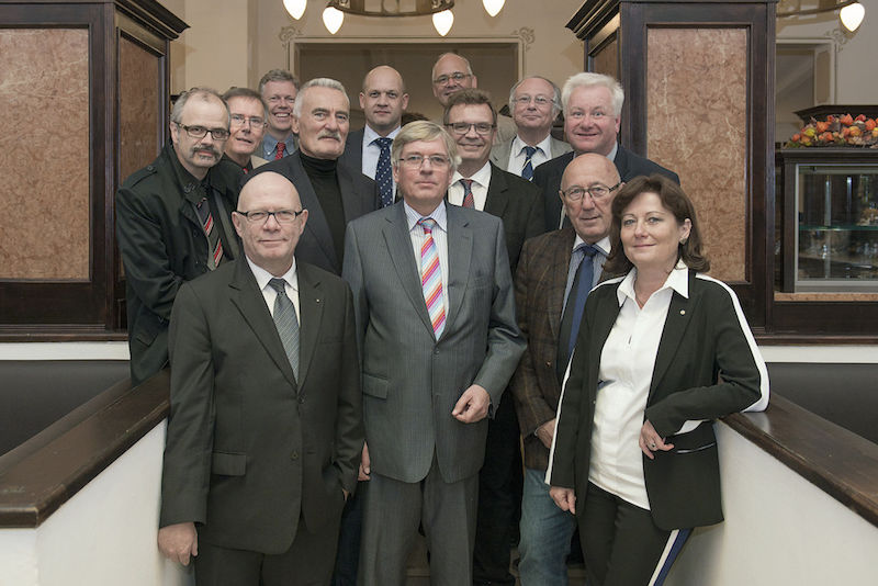 Initiatoren, Unterstützer und Schirmherr Hartmut Möllring bei der Auftaktveranstaltung zur Spendensammlung