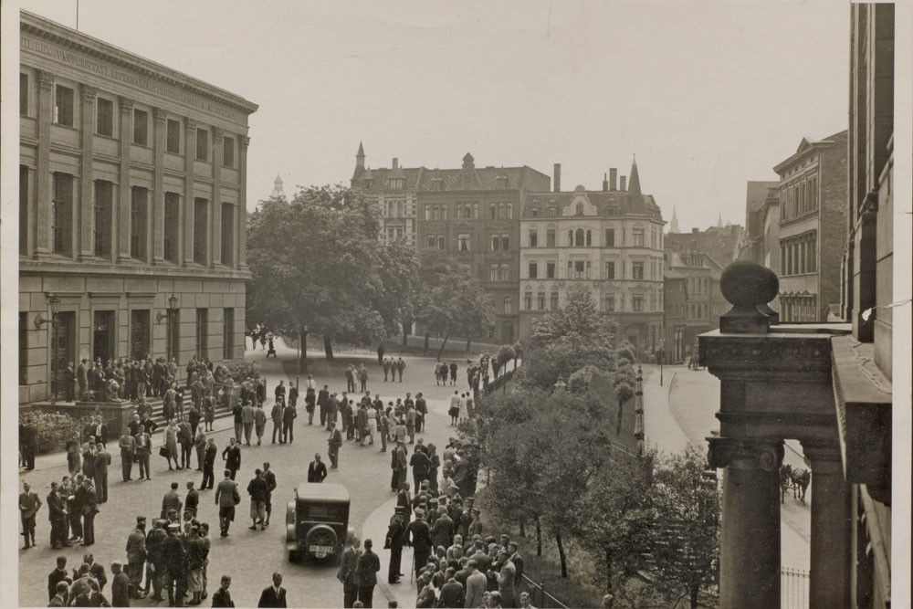Der Universitätsplatz im Jahr 1934. 