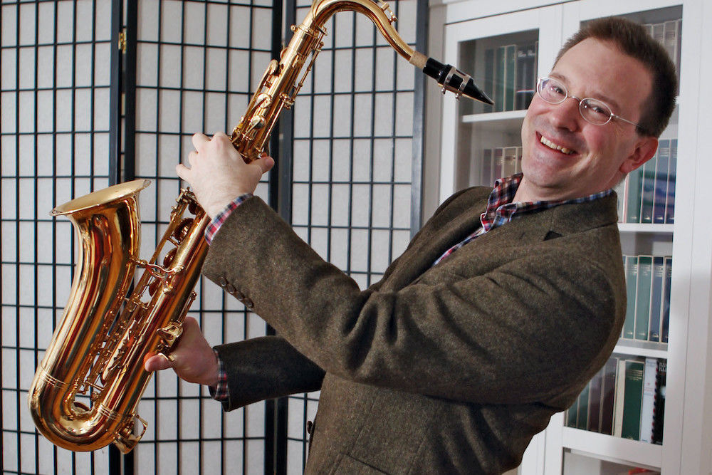 „Jazz hat mich immer wieder aufgeweckt und neu belebt.“ Erik Redling mit seinem Tenorsaxophon.