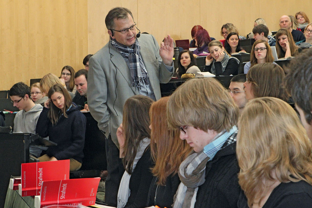 „Ich habe eine besondere Beziehung zu dieser Universität.“ Jura-Professor Hans Lilie