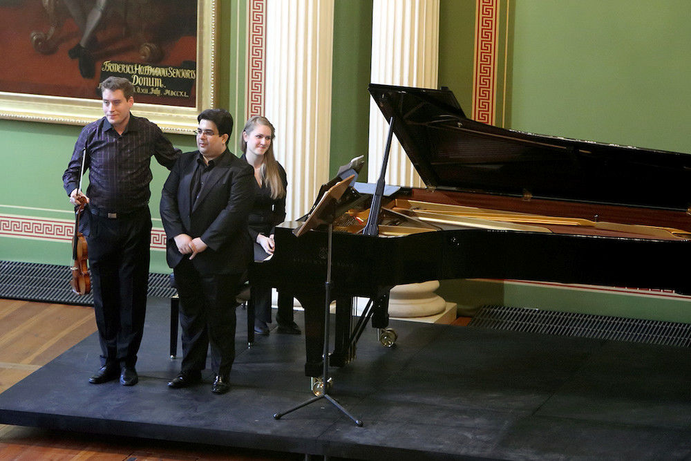 Die preisgekrönten Solisten Kristóf Baráti (Violine) und Gábor Farkas (Klavier) erhielten stürmischen Beifall beim Konzert in der Universitäts-Aula 
