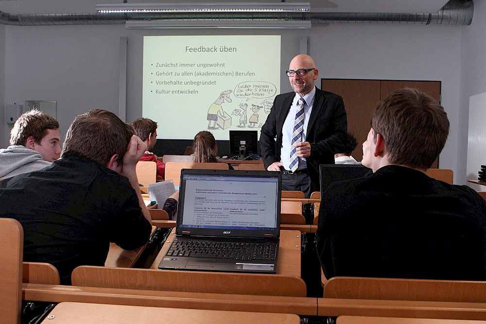 Viele Hochschullehrer sind am Programm zur Woche der Lehre beteiligt. Prof. Dr. Martin Lindner referiert zum Beispiel über "Andere Studierende - Andere Lernformen".