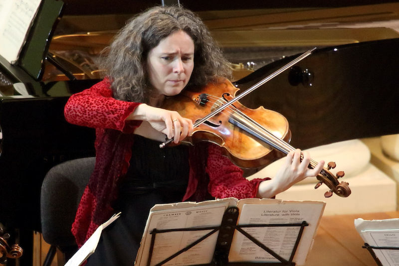 Dorothea Vogel spielt im Quartett Viola.