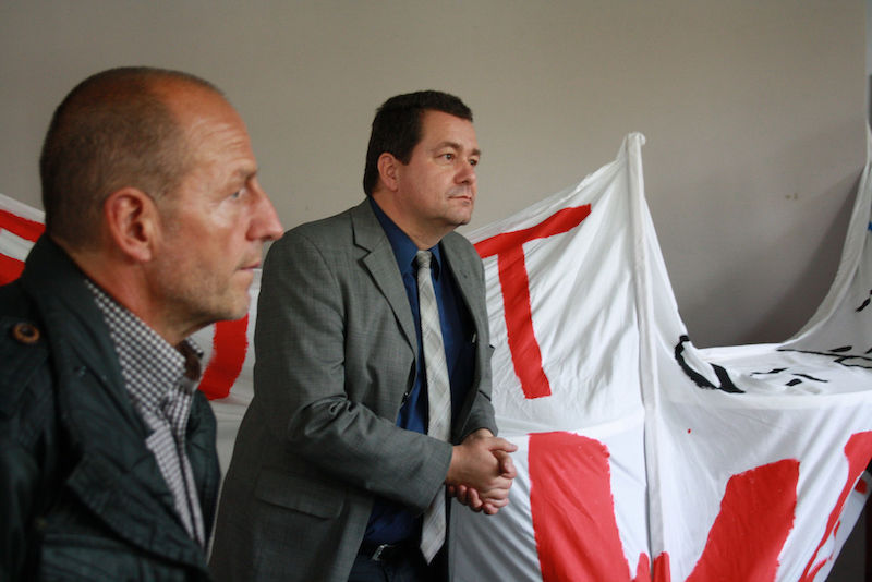 USZ-Leiter Detlef Braunroth und Uni-Kanzler Markus Leber (von links) antworten auf die Fragen der Studierenden.