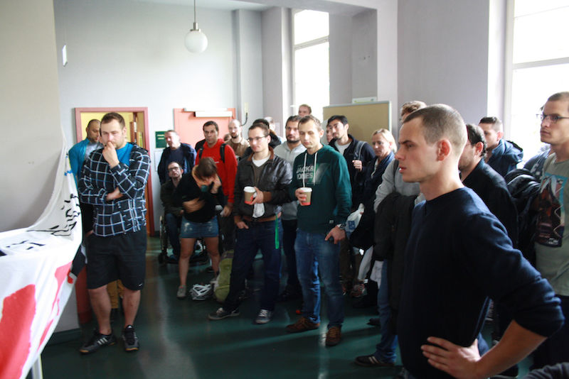 Viele Studierende waren gekommen, um den aktuellen Stand zu erfragen.