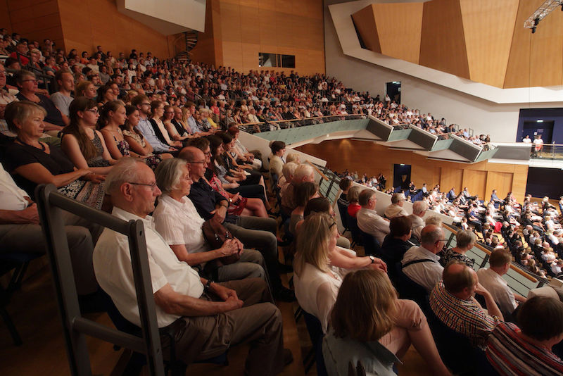 Mehr als 1.500 Sitzplätze fasst die Händelhalle.