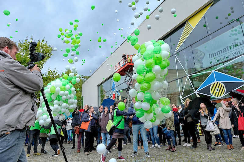 Der Massenballonstart markierte den Höhepunkt der Immafeier 2017 der Uni Halle.