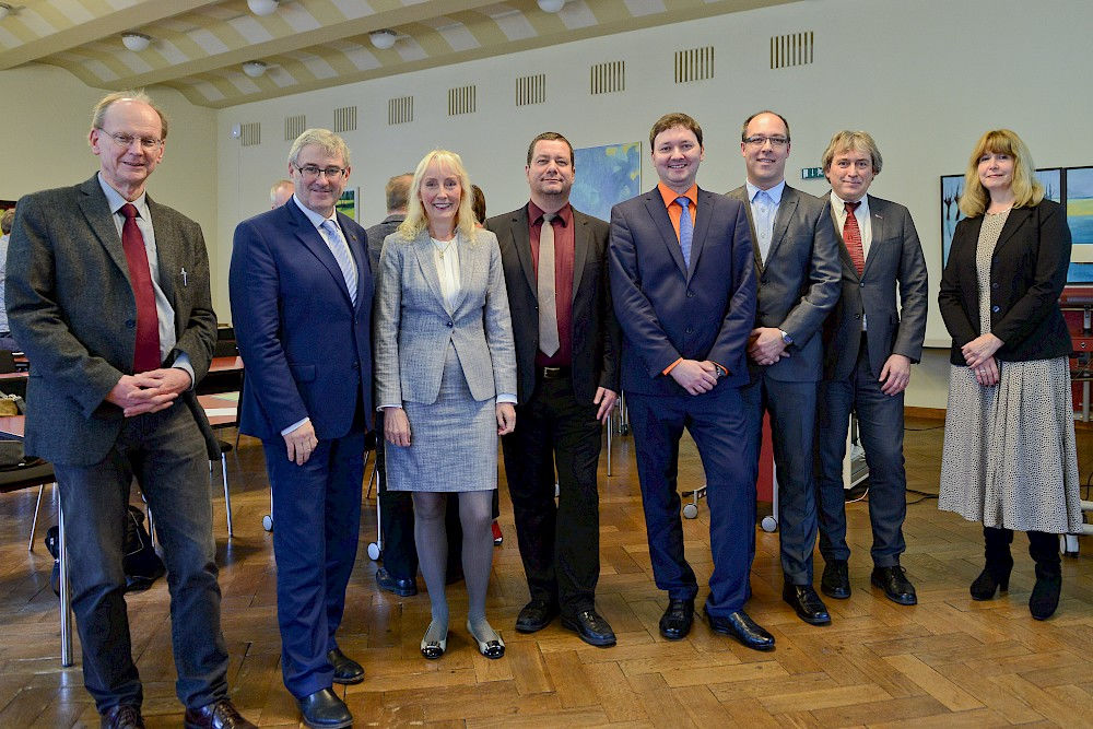 Auch Staatssekretät Dr. Jürgen Ude (zweiter von links) war beim Kickoff-Meeting für das Informationsmanagementsystem gekommen.