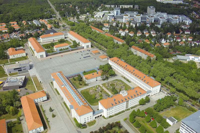 Blick auf die Gebäude der Universität und das Universitätsklinikum Halle