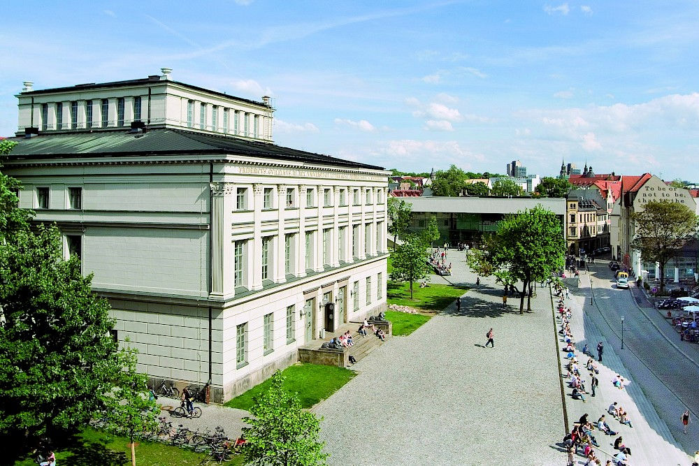 Der Universitätsplatz mit dem Löwengebäude