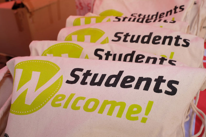 Für die Neuen gab es "student welcome bags" mit nützlichem Inhalt.