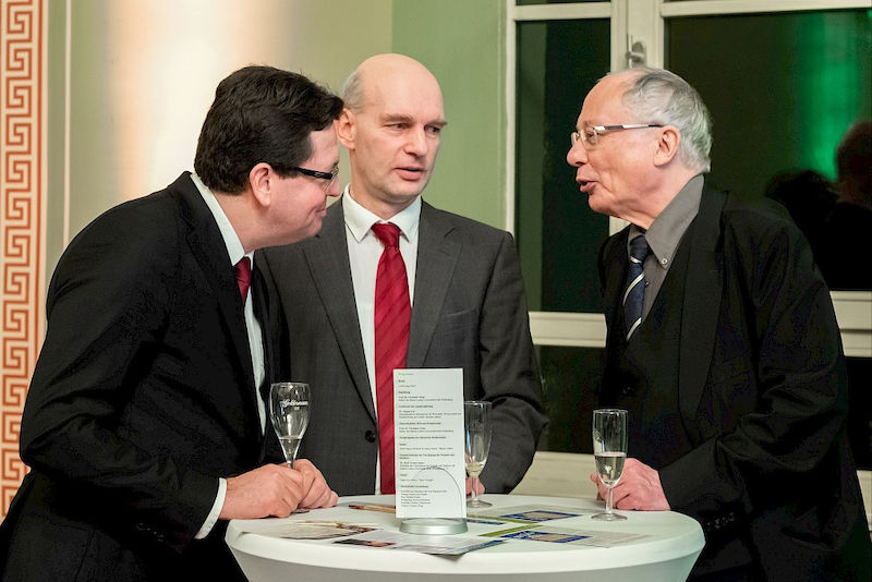 Impressionen vom Neujahrsempfang: Christian Tietje (li.) im Gespräch mit Udo Sträter (re.)