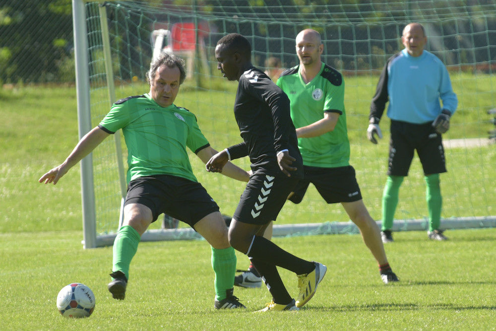 Das MLU-Team - hier in grünen Trikots bei einem früheren Turnier - hat diesmal Heimrecht.