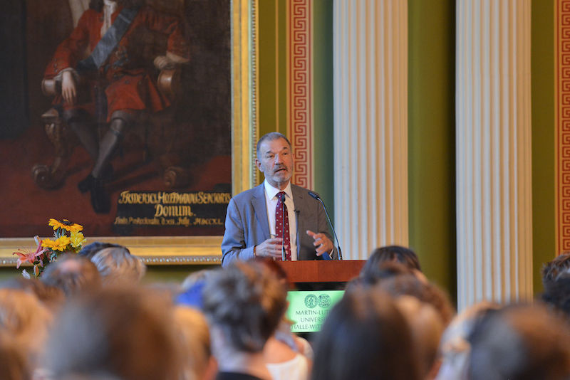 Pulitzerpreisträger Stephen Greenblatt bei seinem Vortrag in der Aula im Löwengebäude
