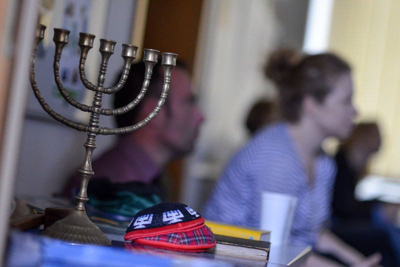 Im großen Seminarraum des Seminars für Judaistik/Jüdische Studien wurden die Schülerprojekte vorgestellt.