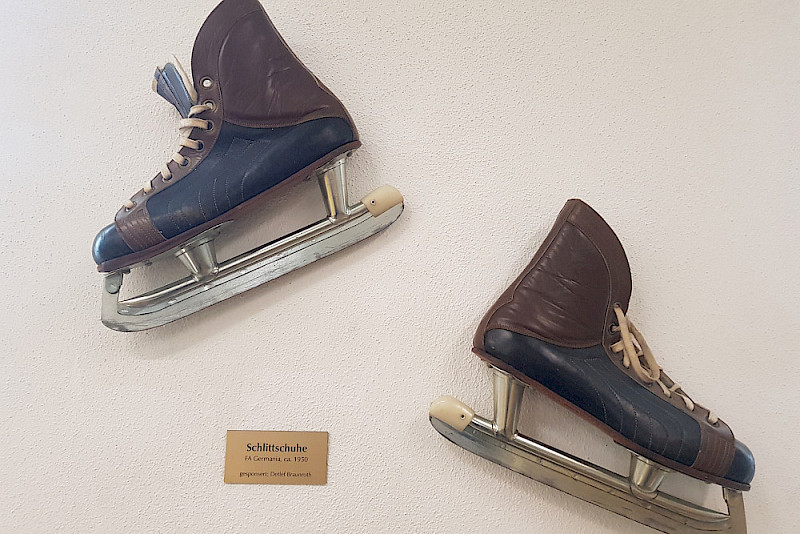 Schlittschuhe aus den 1950er Jahren