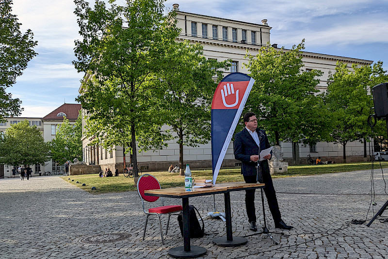 Rektor Christian Tietje erinnerte an Berta von Suttner.