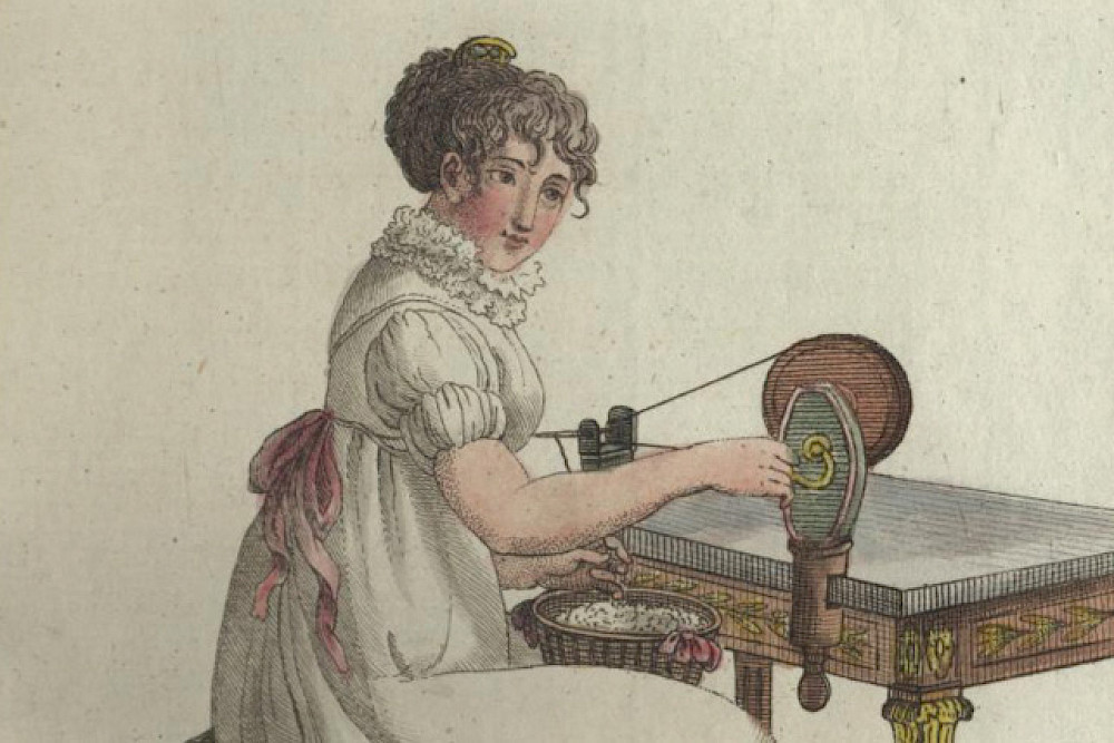 Eine Abbildung aus dem „Journal des Luxus und der Moden“ 1806 – eine junge Frau am Spinnrad. Handarbeit erlebte damals einen Boom.