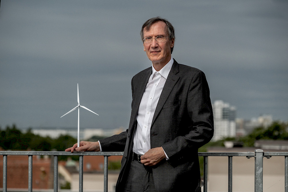 Johannes Pohl forscht seit mehr als 15 Jahren zur Akzeptanz von Windkraftanlagen.