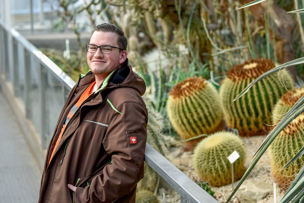 Maximilian Schwarz ist der jüngste Mitarbeiter des Botanischen Gartens