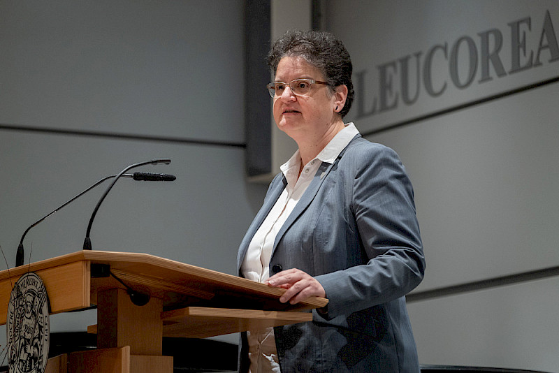 Rektorin Claudia Becker verwies darauf, dass KI den Menschen nicht abnehme, für Werte einzustehen.