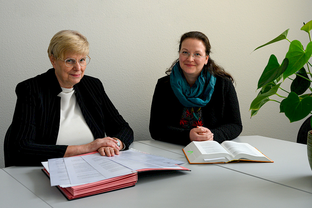 Monika Lücke (links) übergibt das Amt an Skadi Kalbitz.