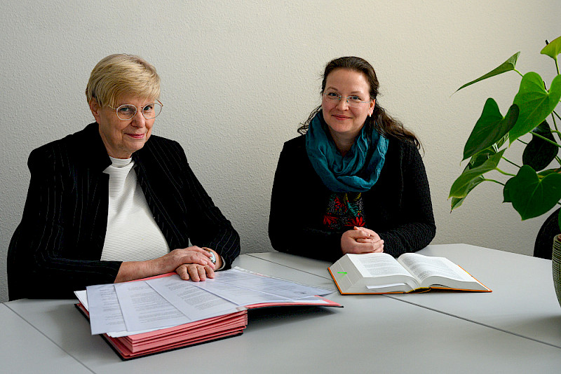 Monika Lücke (links) übergibt das Amt an Skadi Kalbitz.