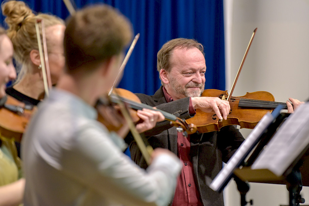 Überraschend für Georg Maas kam der Einsatz an der Bratsche.