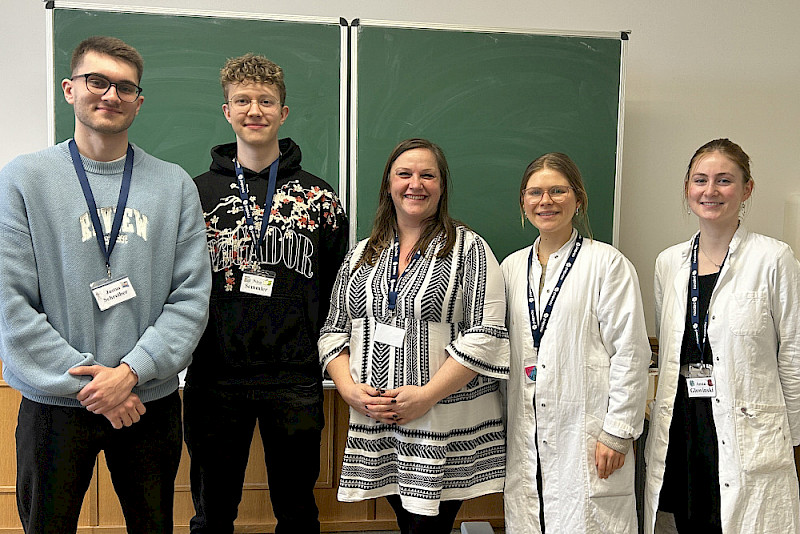 Sie standen hinter den "Acid Games": Justus Schreiber, Nico Semmler, Dozentin Claudia Ehrhardt, Lea-Sophie Schmidt und Anna Glowinski (von links)
