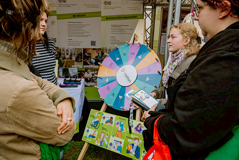 Auch Vielfalt und Chancengleichheit an der Uni waren ein Thema am Stand der gleichnamigen Stabsstelle.