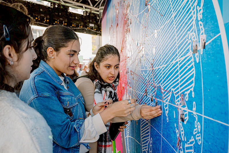 MLU international: Auf der Weltkarte wurden Pins auch in weit entfernte Regionen gesetzt.