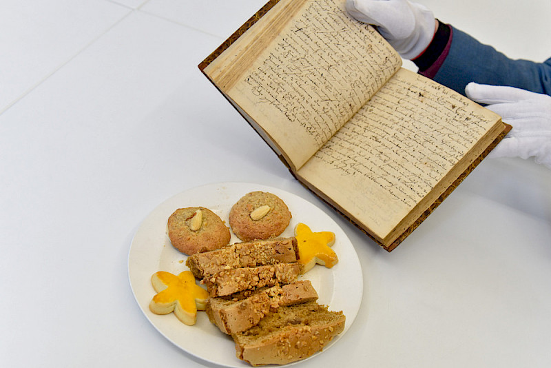 Ein Blick auf das Kochbuch von 1697 und die Backresultate der ULB-Mitarbeiter