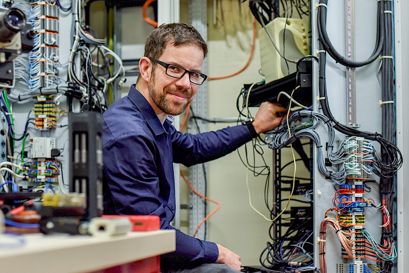 Sebastian Schubert arbeitet seit 2004 an der MLU.