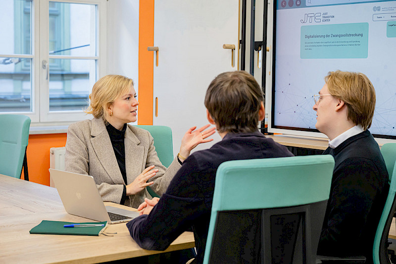 Das LegalTech-Lab bietet viel Raum für Austausch.