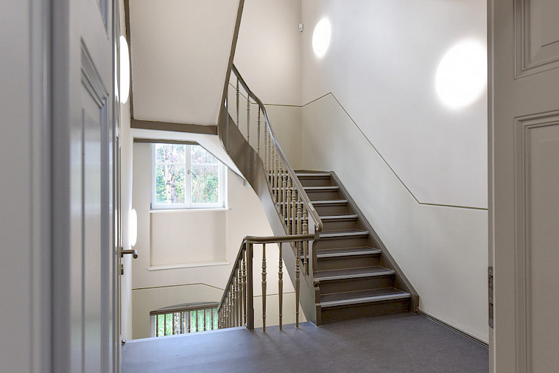 Saniertes Treppenhaus im Institutsgebäude