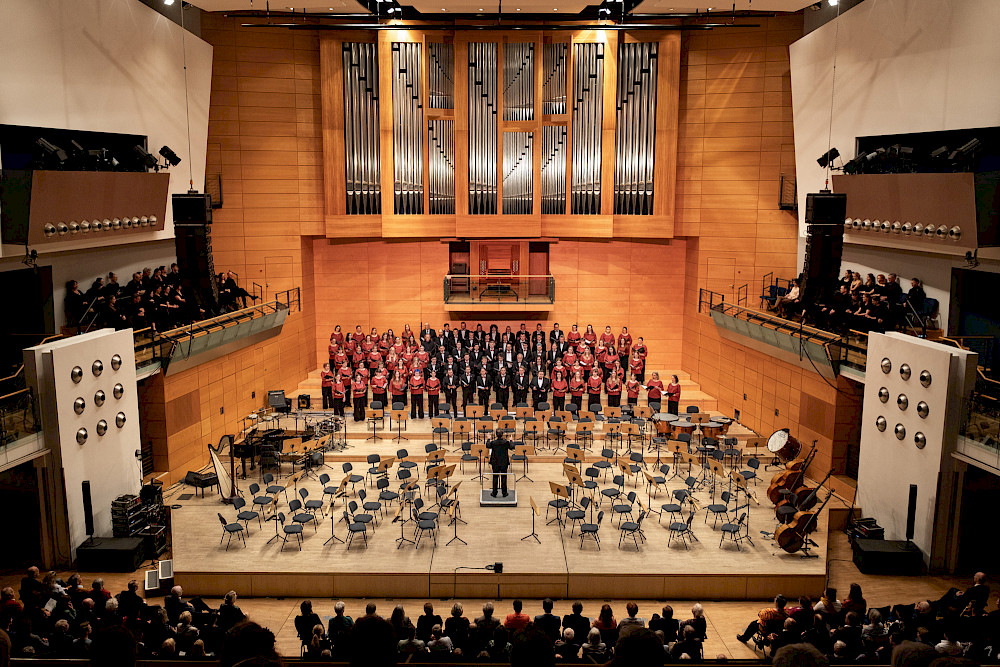 Der Universitätschor beim Großen Frühjahrskonzert 2025 in der Händel-Halle