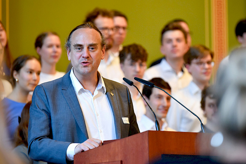 Prorektor Pablo-Pirnay-Dummer begrüßte die Teilnehmenden.