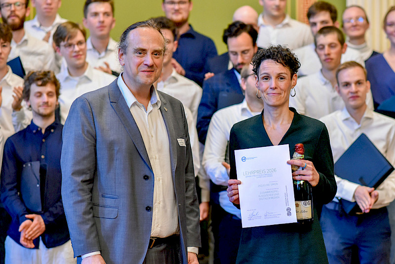 Pablo Pirnay-Dummer und @ward-Preisträgerin Jaqueline Simon vom Institut für Schulpädagogik und Grundschuldidaktik