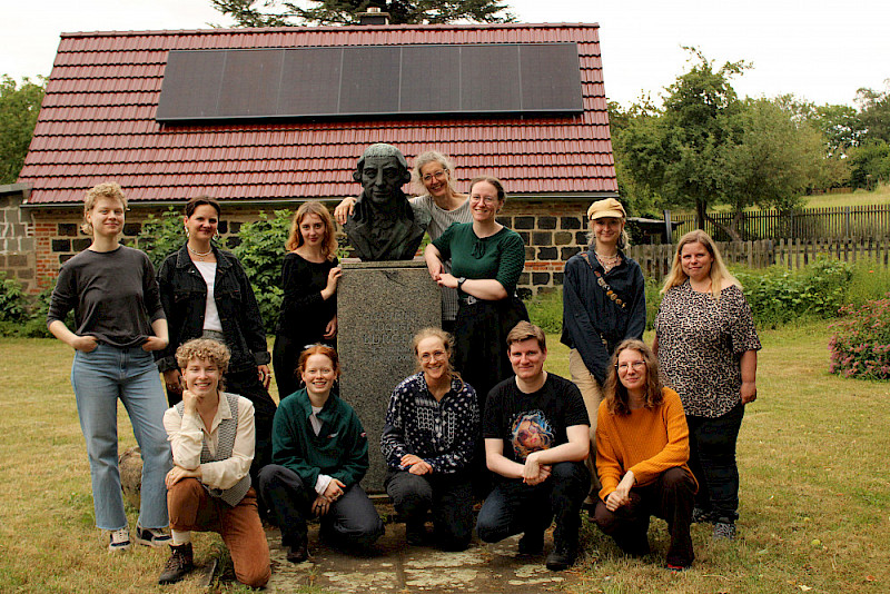Die beteiligten Studierenden und Seminarleiterin Christiane Holm in Molmerswende