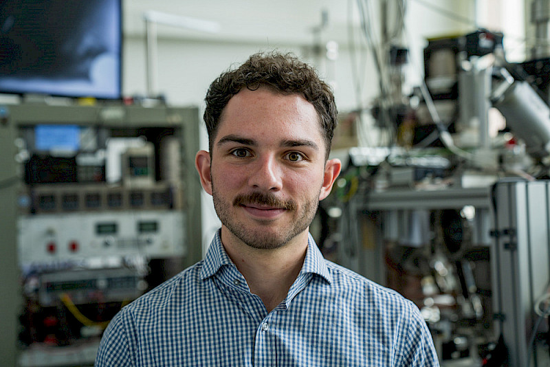 Martin Rauch studiert Physik an der Universität Halle. Seit Oktober 2026 wird er von der Wübben Stiftung Wissenschaft mit einem Student Grant gefördert.